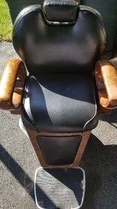 BARBER CHAIR
